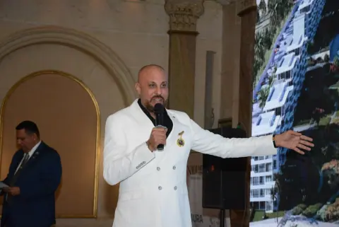 Girgis Youssef presenting a project rendering
